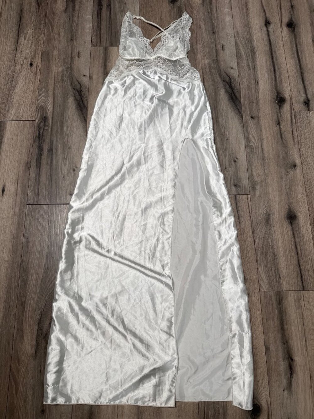 Fredericks Of Hollywood White Lace Satin Gown Size M Crisscross Straps & Side Sl